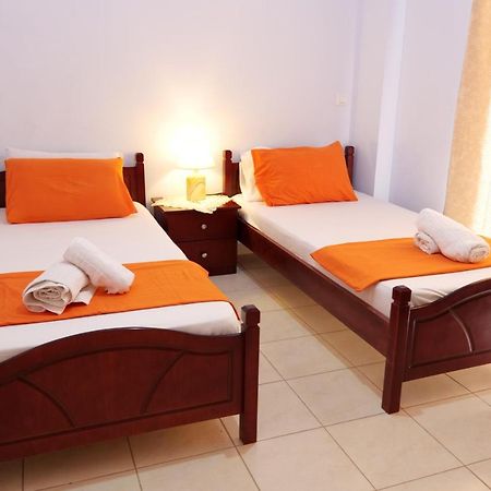 Miracle Apartments Saranda Екстер'єр фото