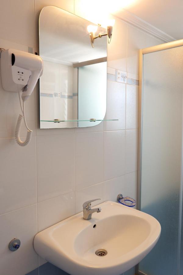 Miracle Apartments Saranda Екстер'єр фото
